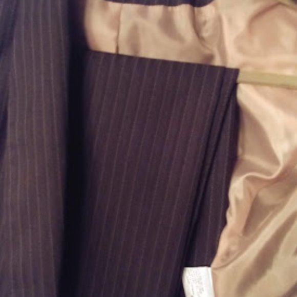 Le Suit Black Pants Suit with Pink Pin Stripe Size 8 - Picture 2 of 2